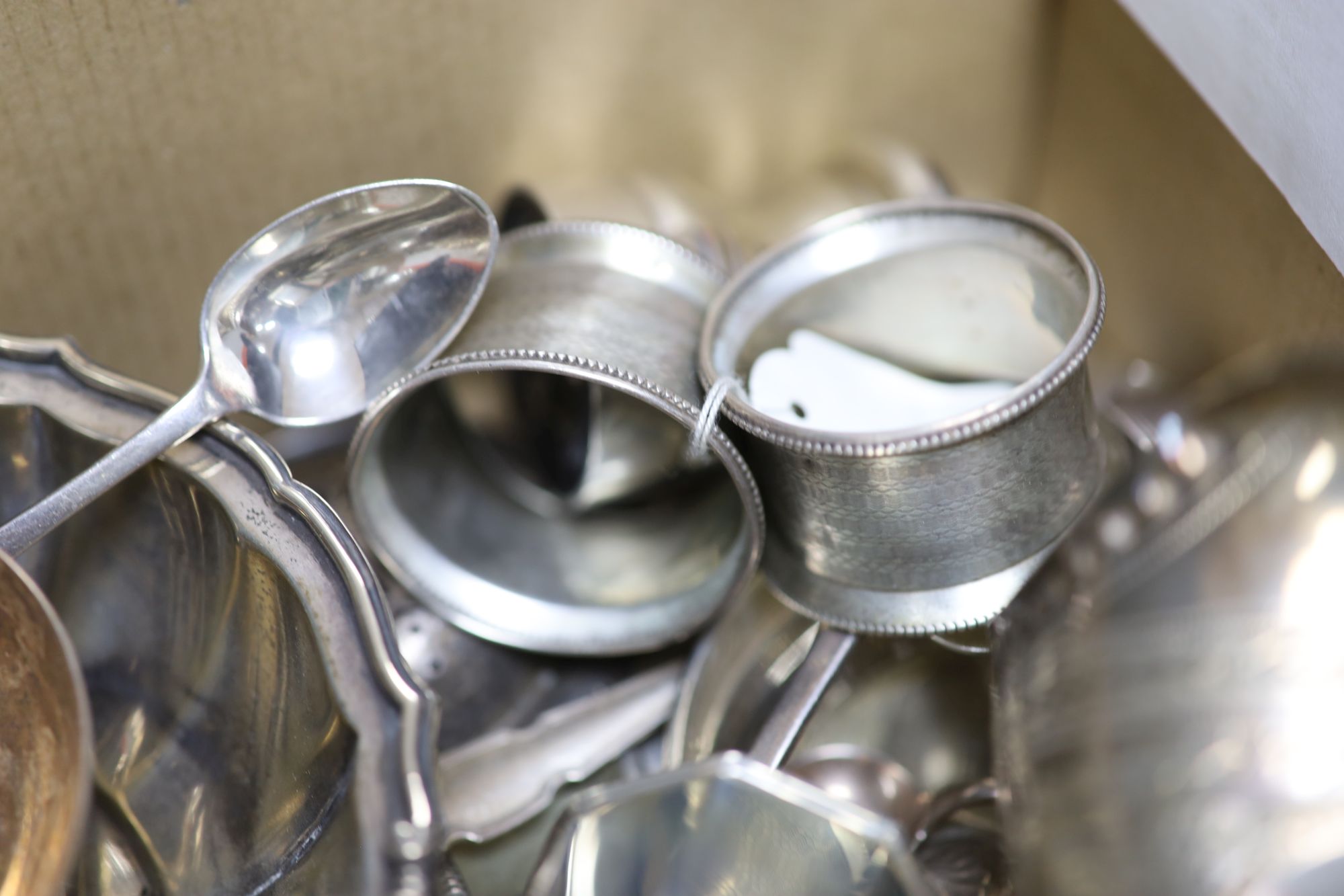 A group of sundry mainly small silver.